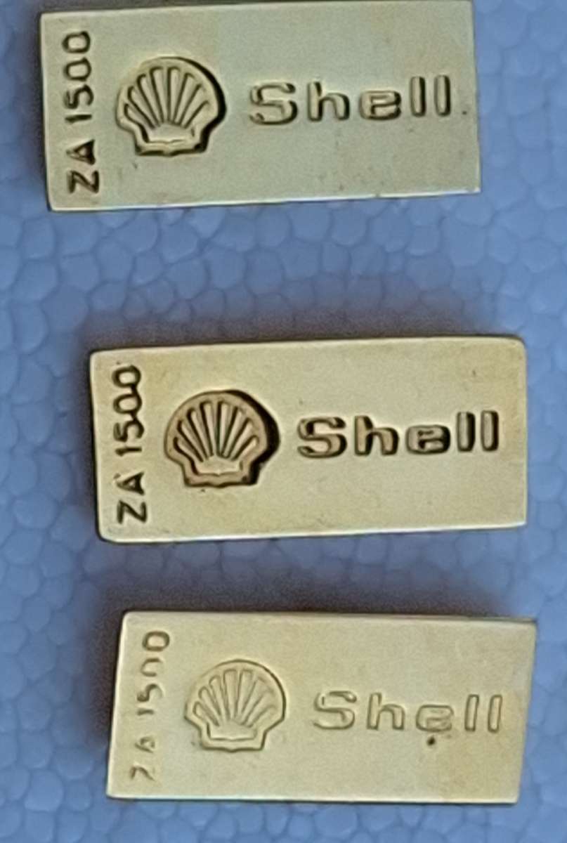 Pair Plated Shell ZA1500 Cuff Links with a Spare