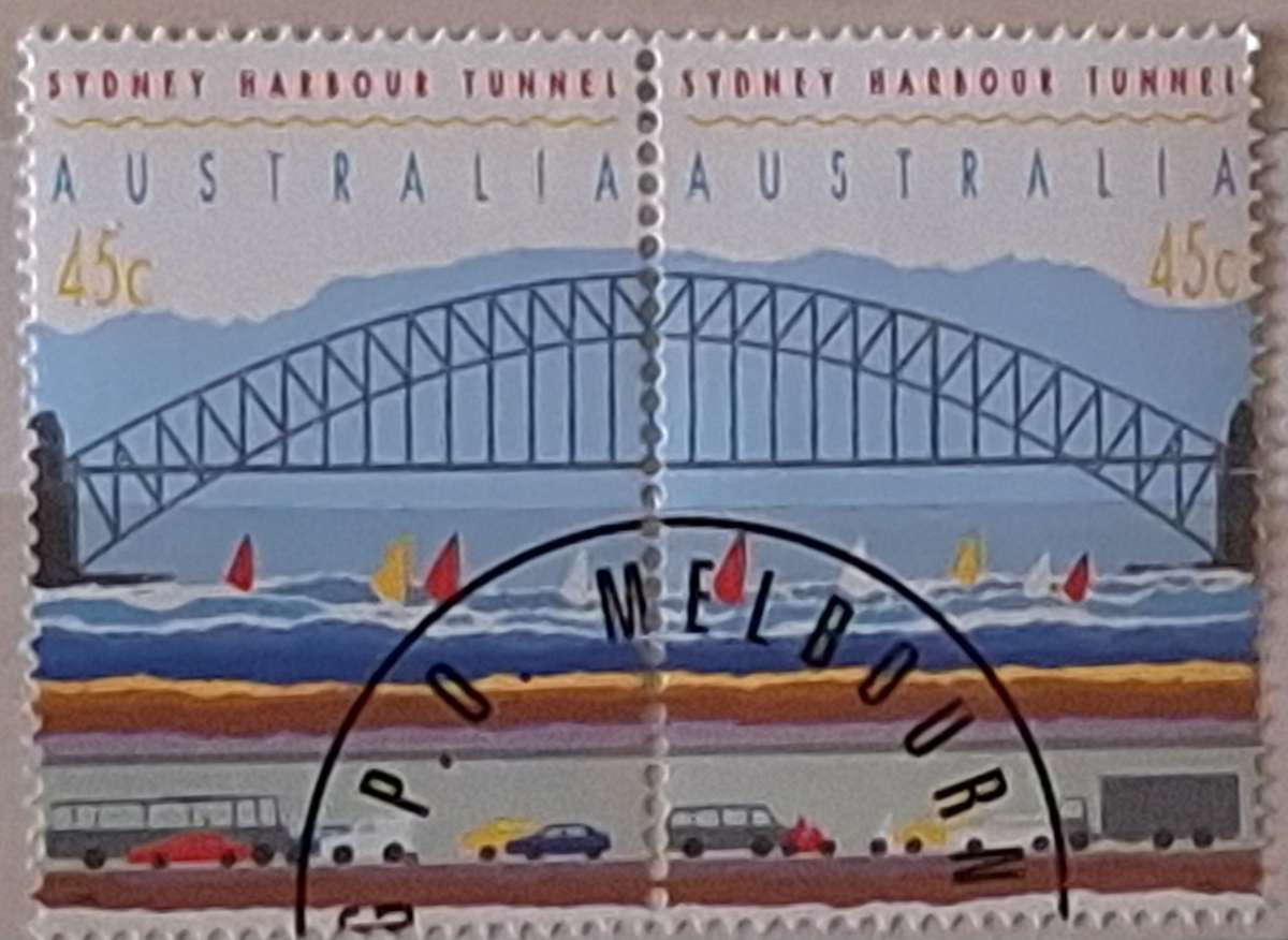 Australia 1992 Opening of Sydney Harbour Tunnel 1 Pair of Cancelled Hinged stamps