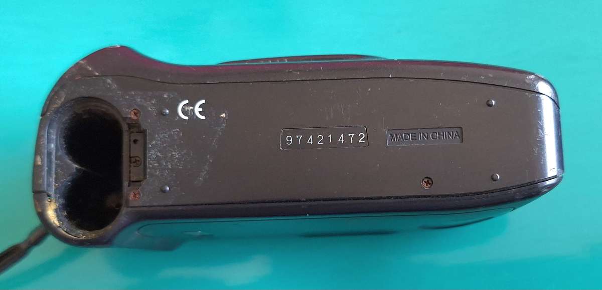 Samsung AF-333 35mm Auto Focus and Flash Camera No battery cover