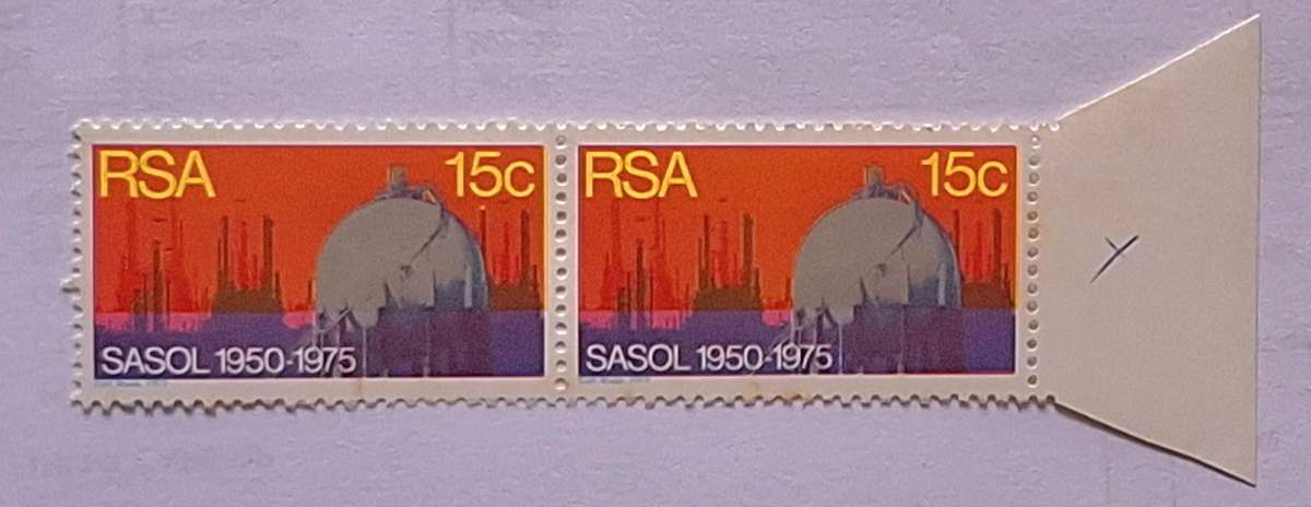 RSA 1975 25th Anniversary of SASOL Pair of Mint stamps