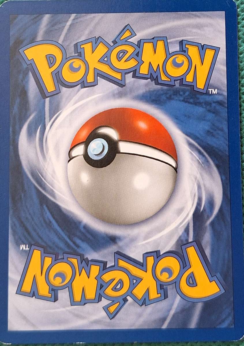 Pokemon Trading Card Machamp 8/102 Holo