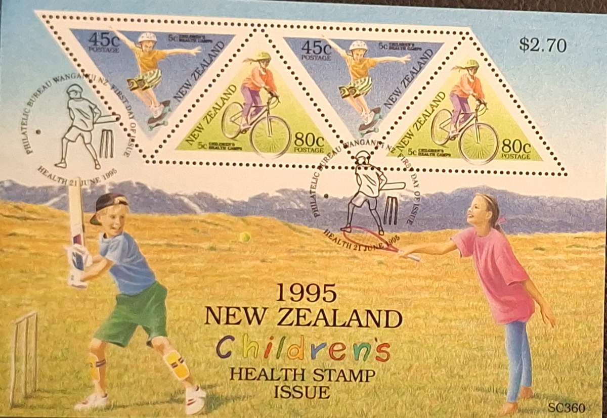 New Zealand 1995 Children's Health Issue 1 Cancelled Hinged Miniature Sheet
