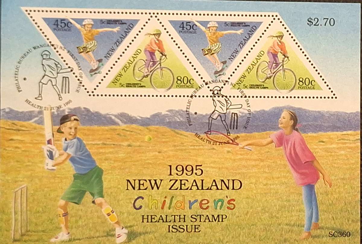 New Zealand 1995 Children's Health Issue 1 Cancelled Hinged Miniature Sheet