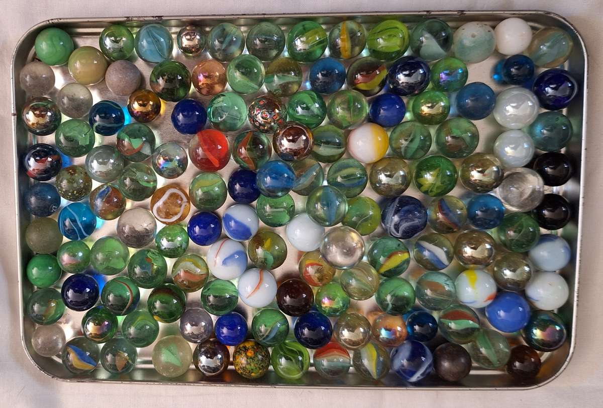 Mixed Lot of Approx 120 marbles