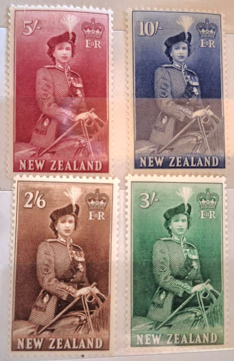 New Zealand 1953/54 Queen Elizabeth II High Values  4 Mint stamps