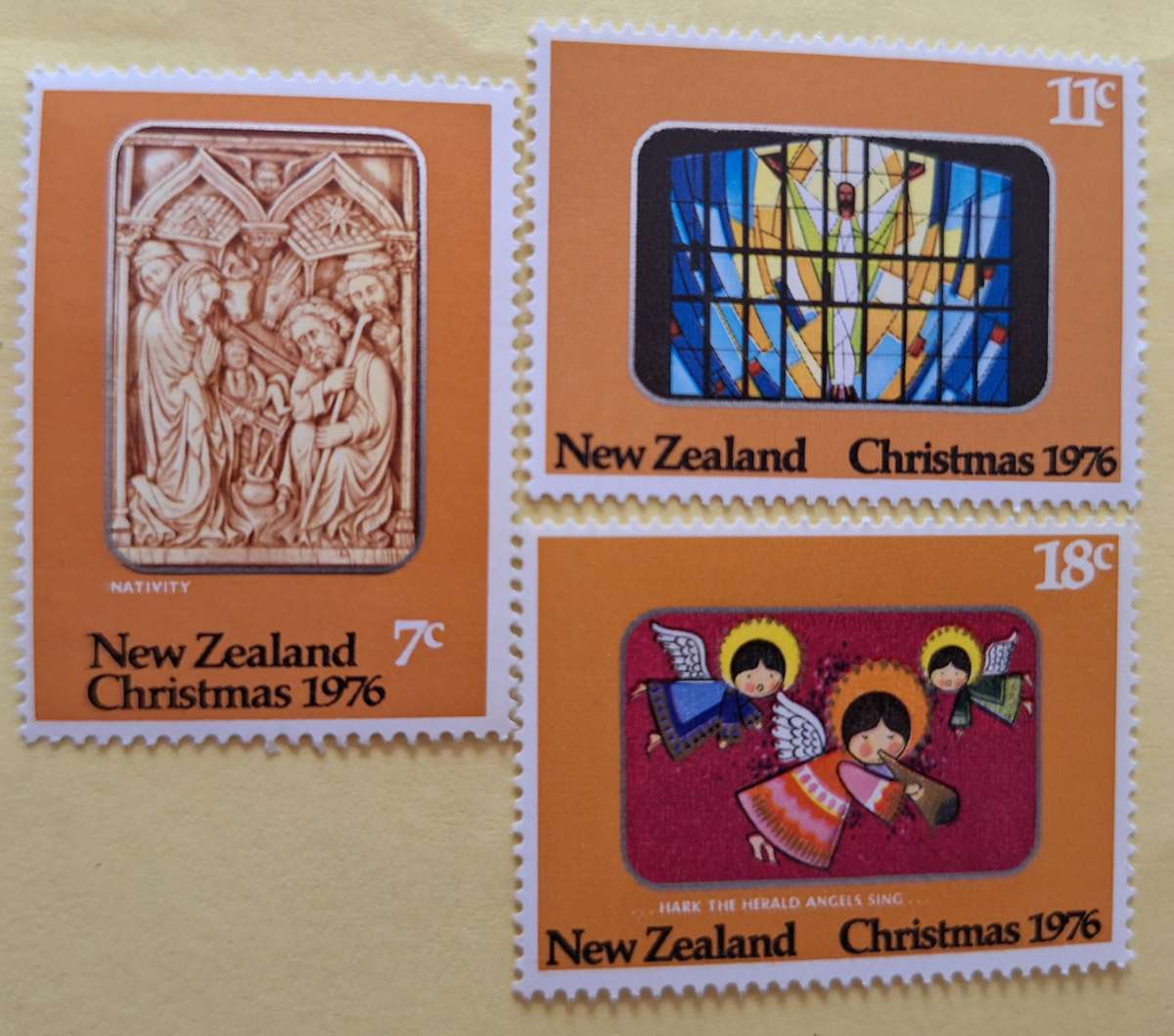 New Zealand 1976 Christmas Set of 3 Unused Hinged stamps