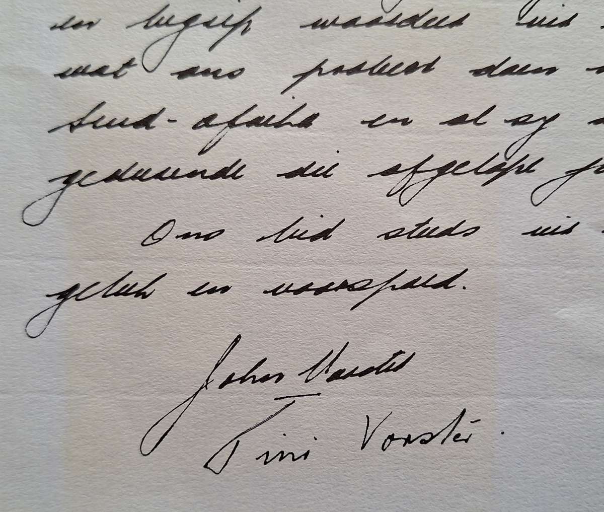 Brief aan Mej Steyn 1979 Geteken deur John Vorster en Tini Vorster en die boek John Vorster 10 Jaar