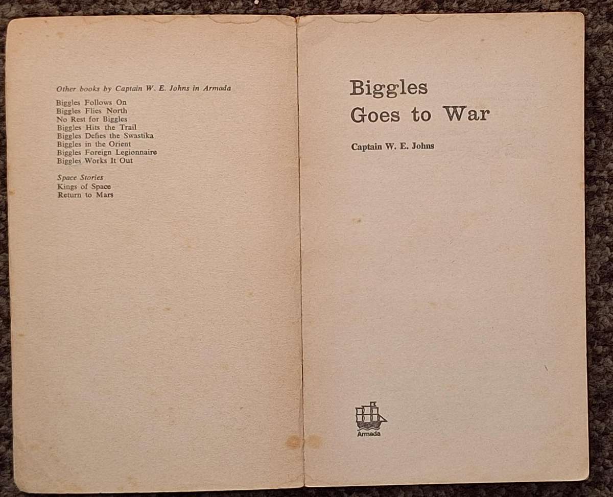 Biggles Goes to War by Captain W E Johns Armada Paperback