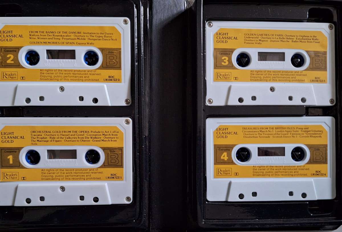 Light Classical Gold 4 Cassettes