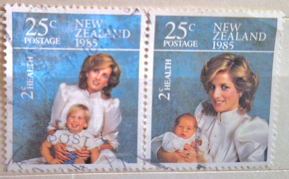 New Zealand 1985 Health Issue Pair of Used stamps