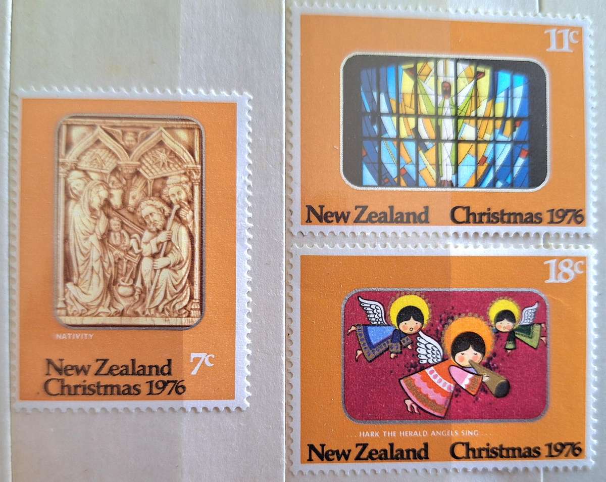 New Zealand 1976 Christmas Set of 3 Mint stamps