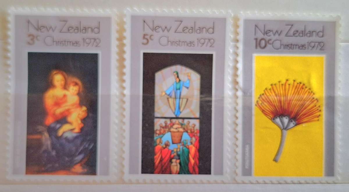 New Zealand 1972 Christmas Set of 3 stamps on paper