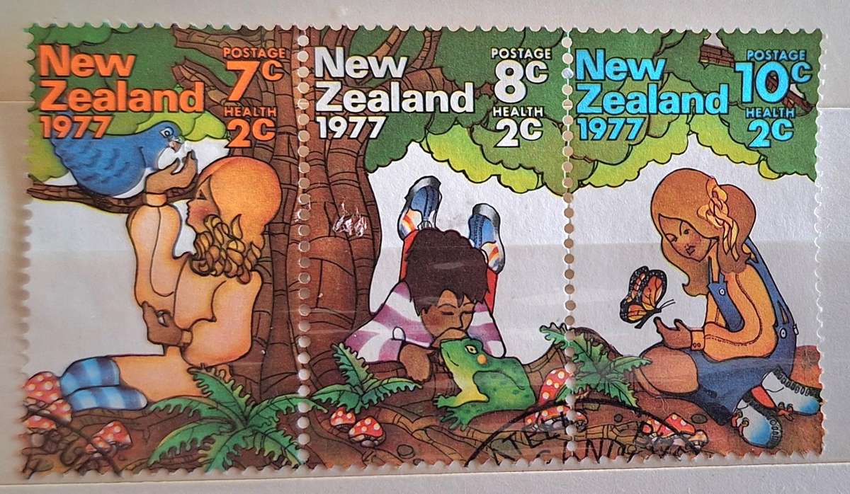 New Zealand 1977 Health Issue Se-tenant Set of 3 Used stamps