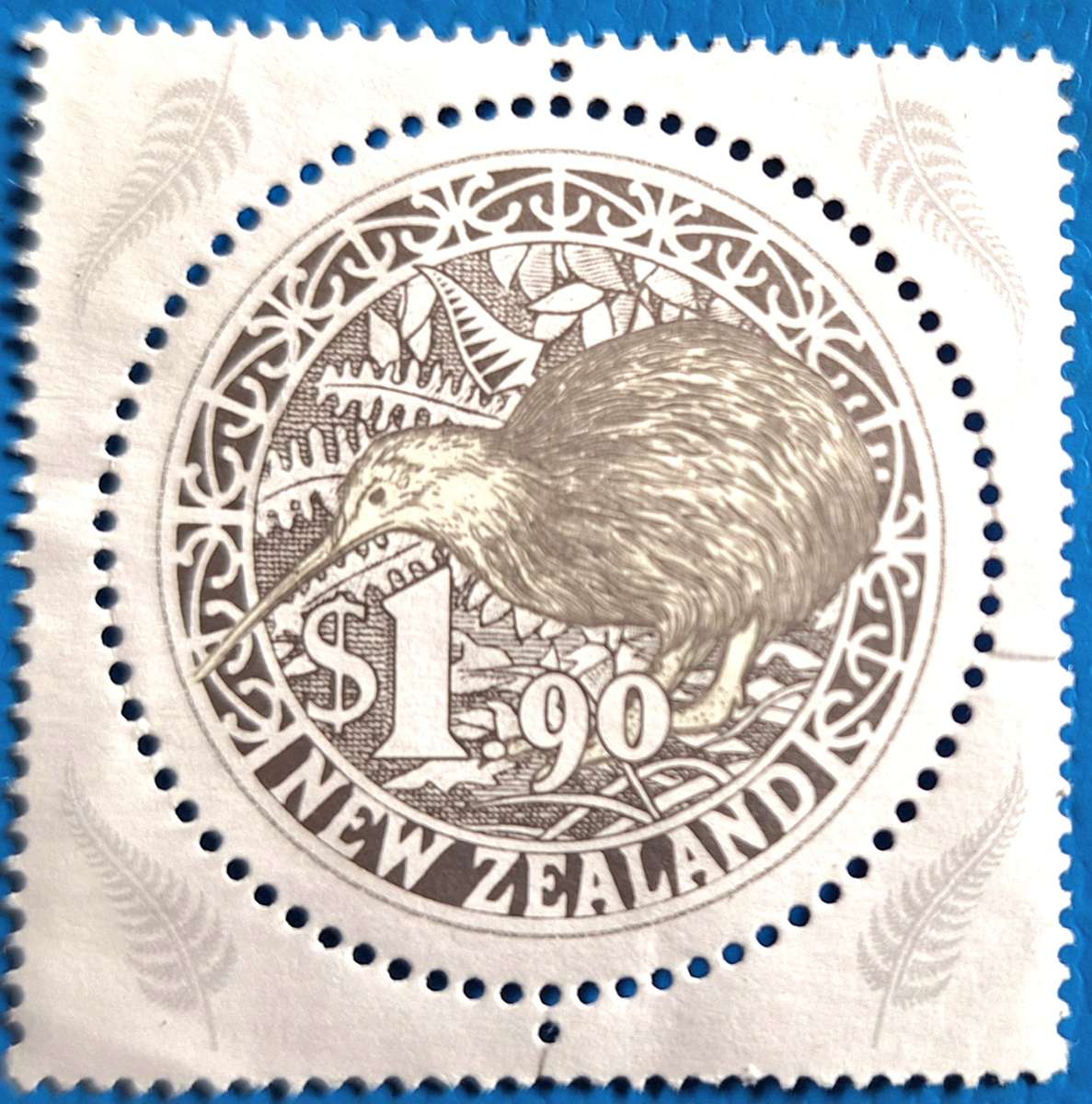 New Zealand 2011 Round Kiwi (Silver) 1 Mint stamp