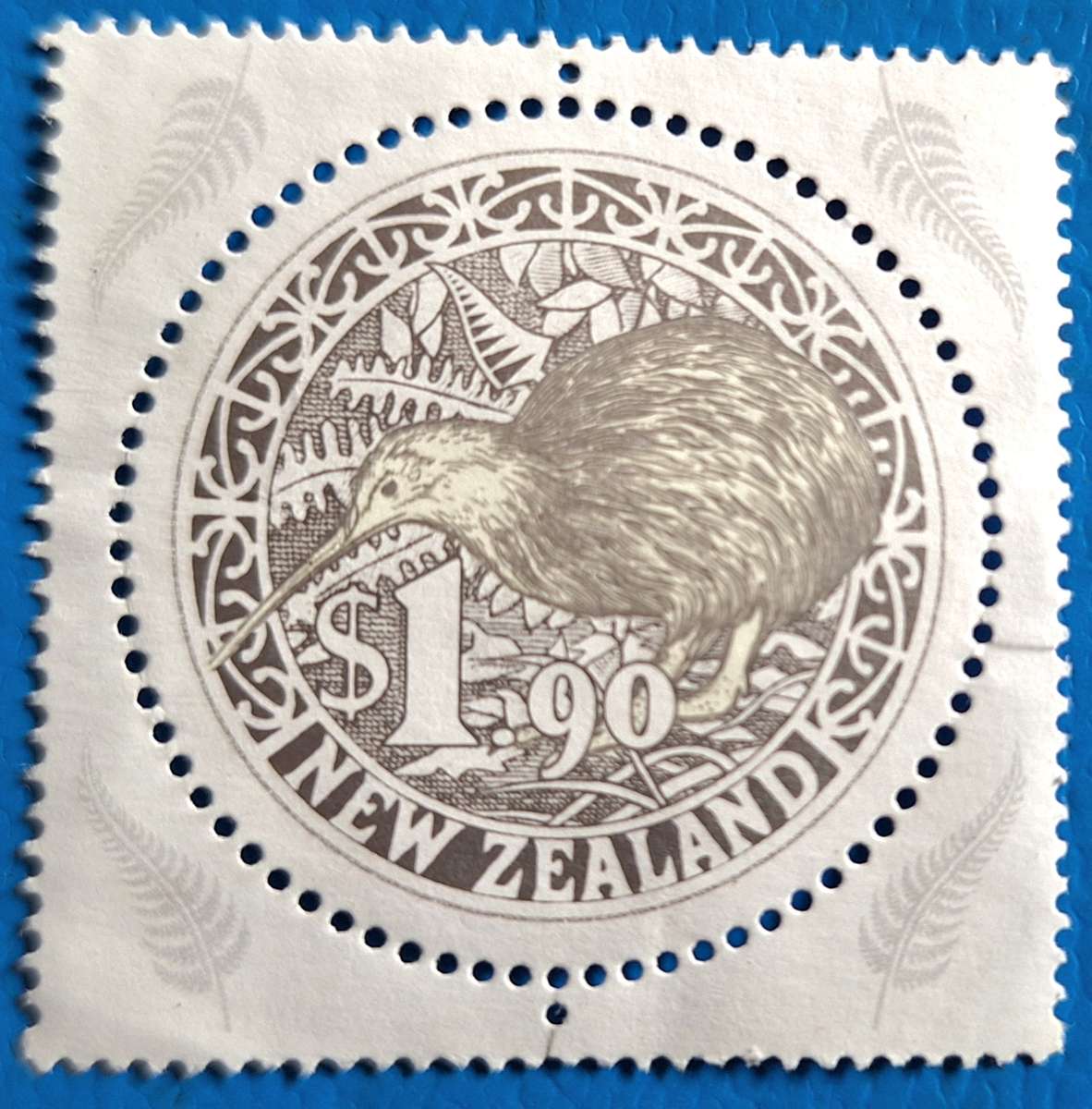 New Zealand 2011 Round Kiwi (Silver) 1 Mint stamp