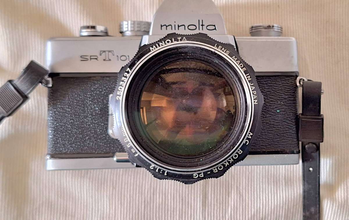 Minolta SR T 101 in Black Case