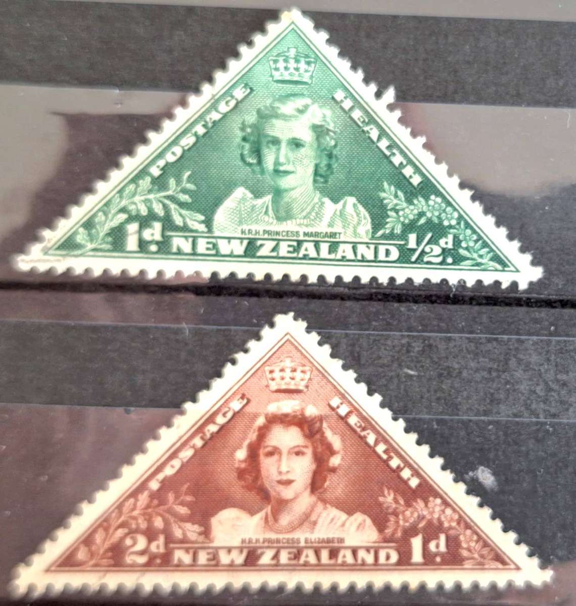 New Zealand 1943 Health Issue Set of 2 Used Hinged Triangular stamps