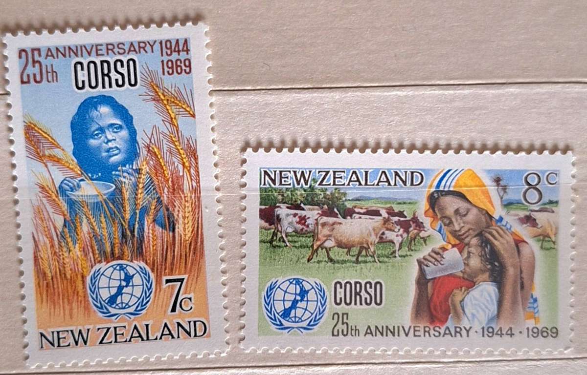 New Zealand 1969 Corso Set of 2 Mint stamps