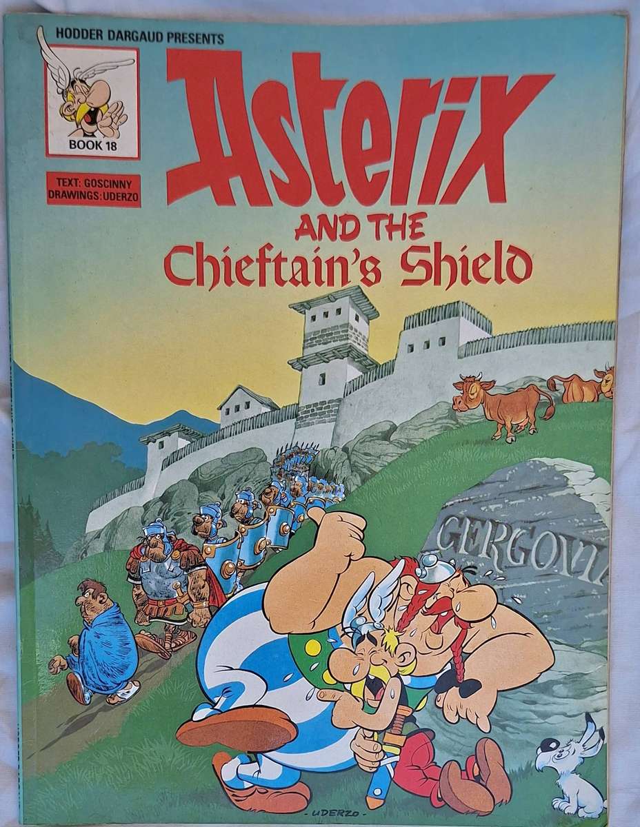 Asterix and the Chieftain's Shield (Book 18) Goscinny & Uderzo Paperback
