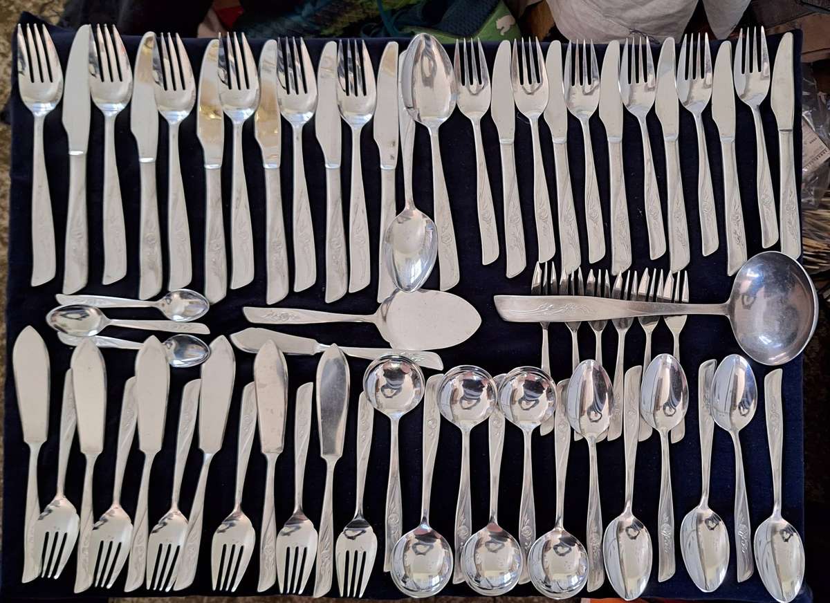 Vintage Eetrite Rosita 62 piece stainless steel cutlery