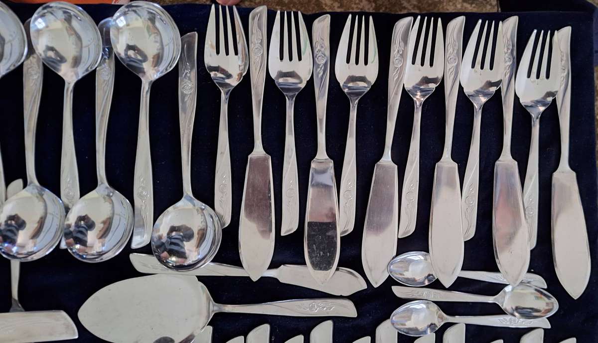 Vintage Eetrite Rosita 62 piece stainless steel cutlery