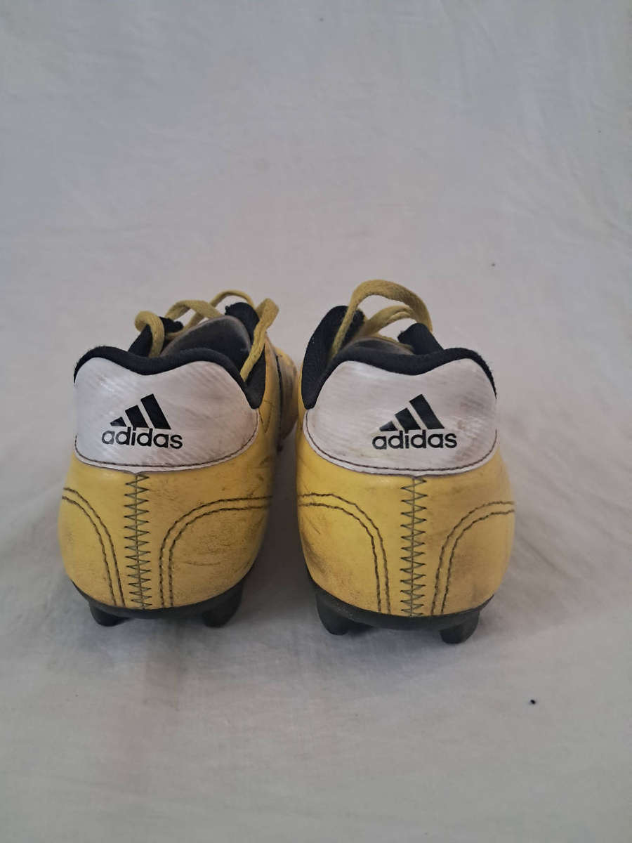 Adidas Soccer boots Size 9