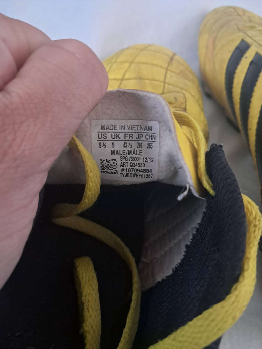 Adidas Soccer boots Size 9