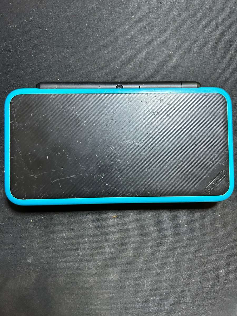 Nintendo 2DS XL - Black & Turquoise *Not Working*