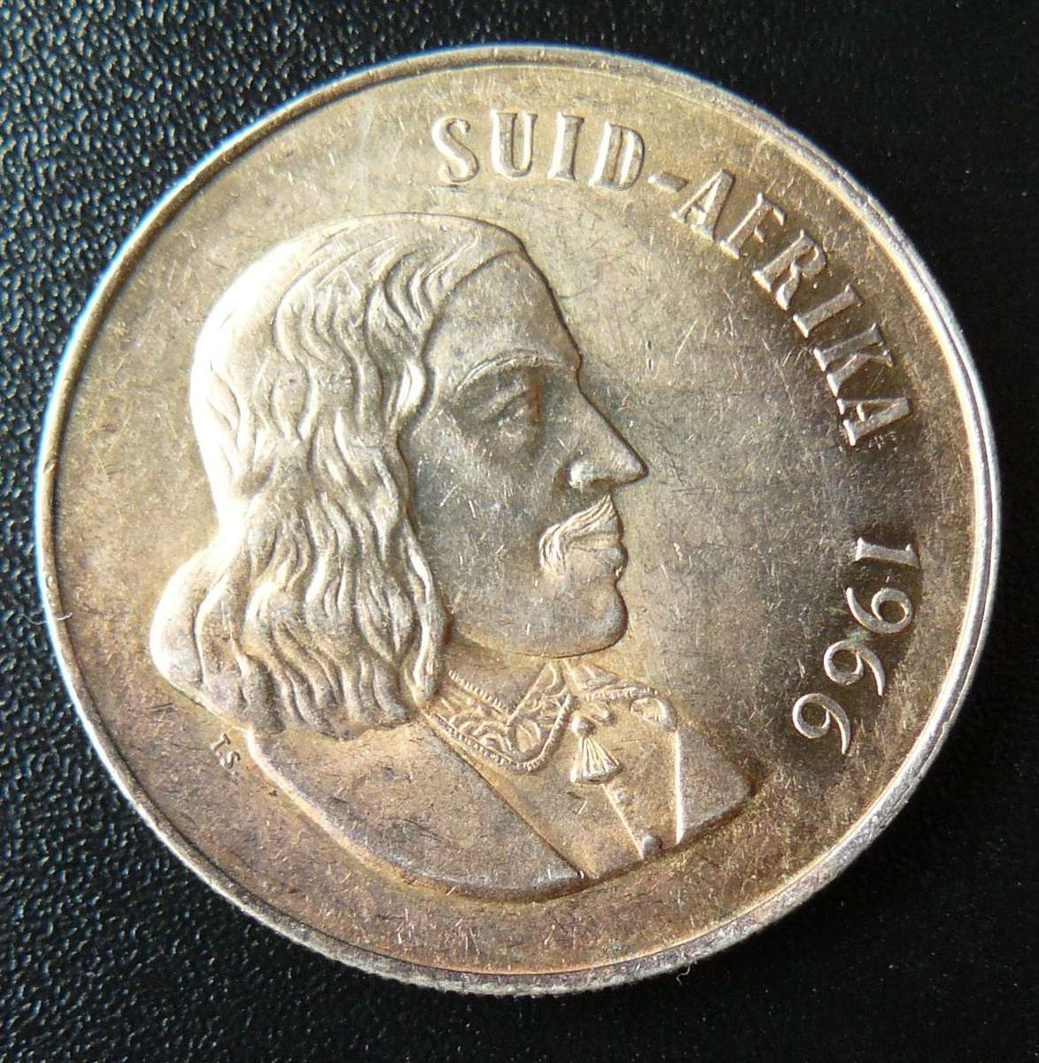 1966 SILVER R1 CONDITION AS PER PHOTO