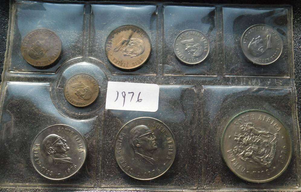 1976 UNC SET WITH SILVER R1
