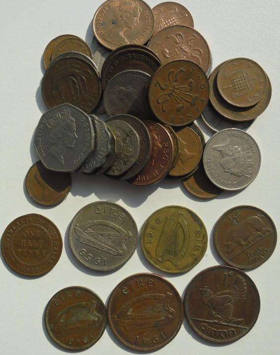 GREAT BRITAIND COINS PLUS SOME IRELAND COINS AND 1920 AUSTRALIAN 1/2 PENNY