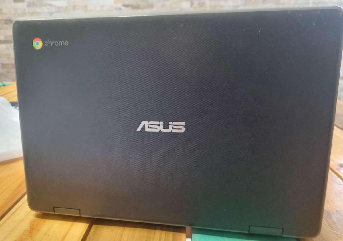 ASUS Chromebook C204 Celeron N4020 4GB RAM 32GB eMMC Touch Display 11.6" Screen