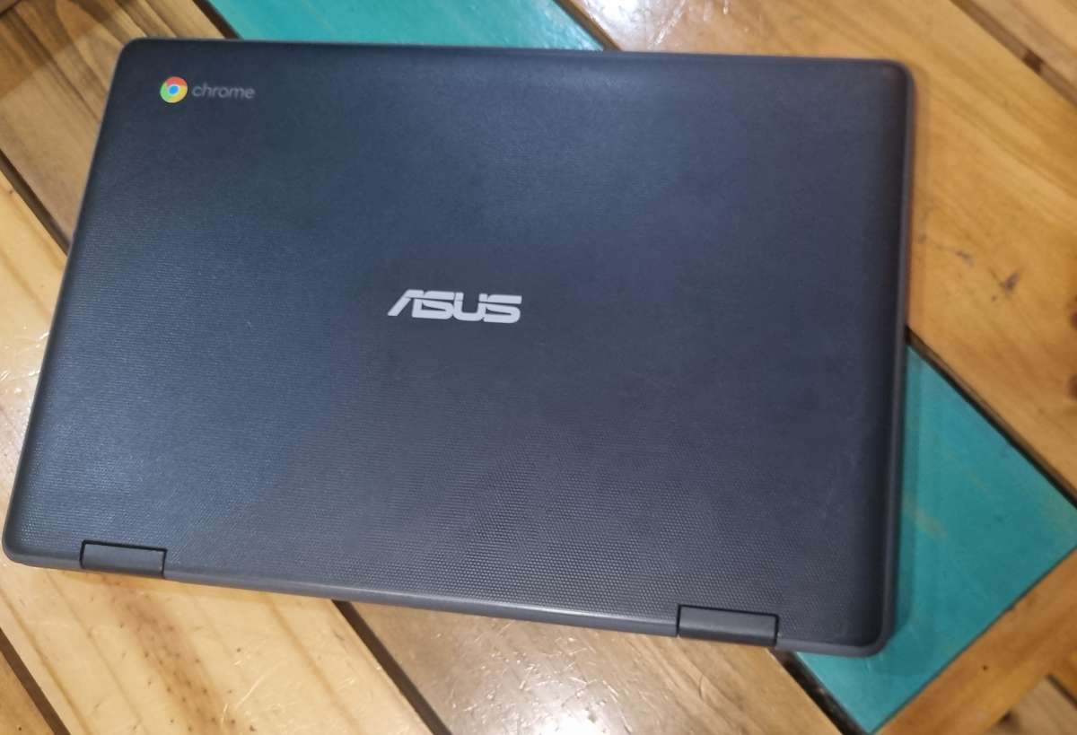 ASUS Chromebook C204 Celeron N4020 4GB RAM 32GB eMMC Touch Display 11.6" Screen