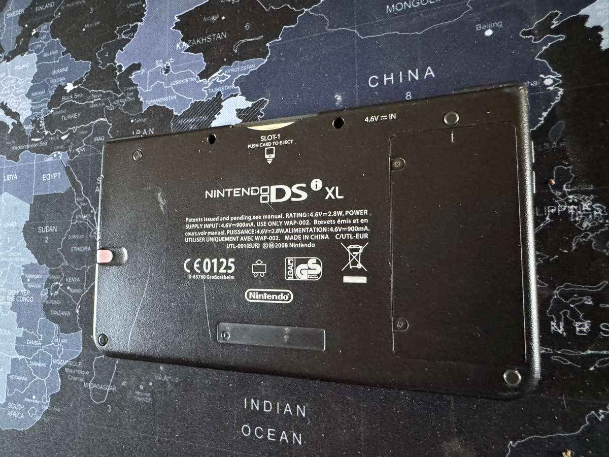 Nintendo DSi XL (Nintendo DS)