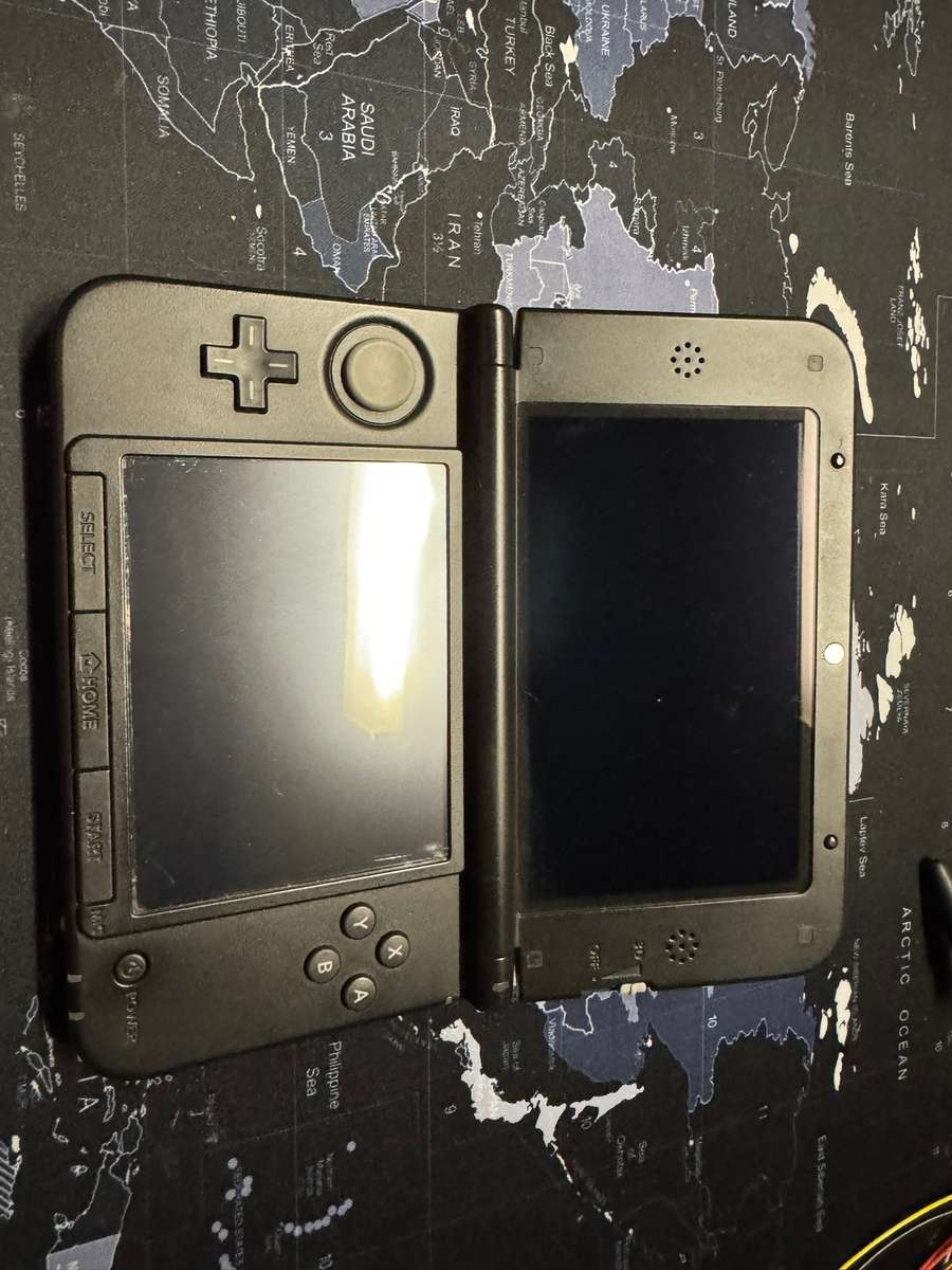 Nintendo 3DS XL (Console and Charger only)