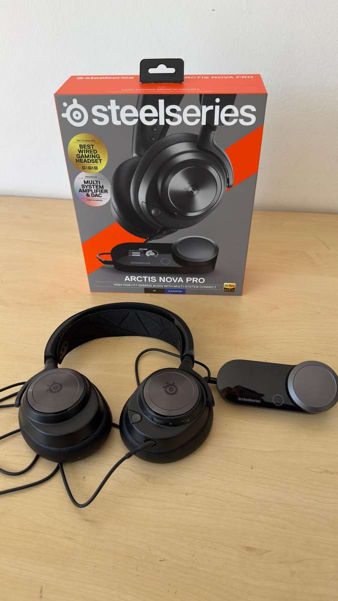 SteelSeries Arctis Nova Pro For PC & PlayStation Black Wired Gaming Headset + DAC