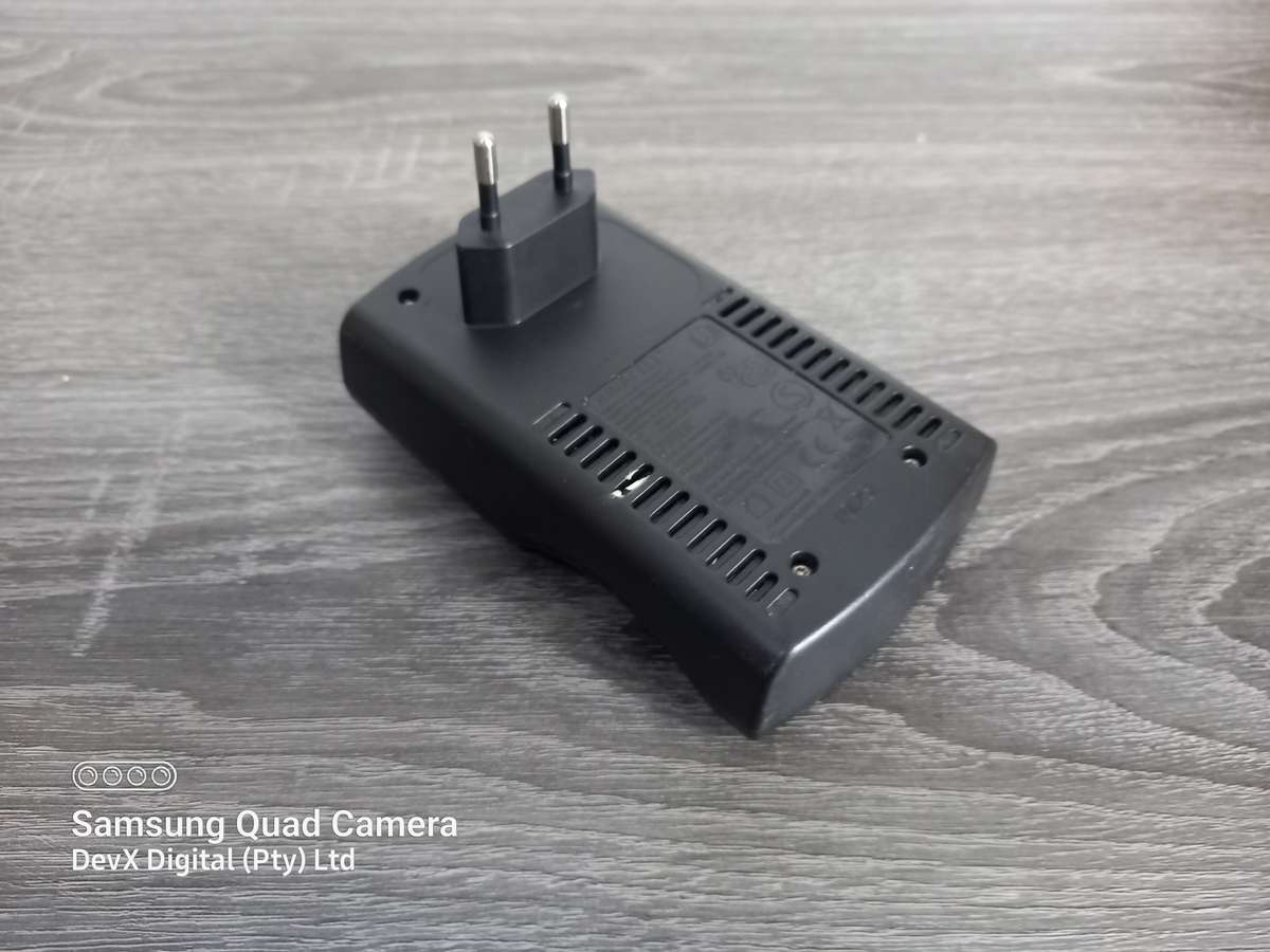 Verified Tested - Duracell Battery Charger For AA & AAA Batteries - LED Light Indicator - CEF14EU