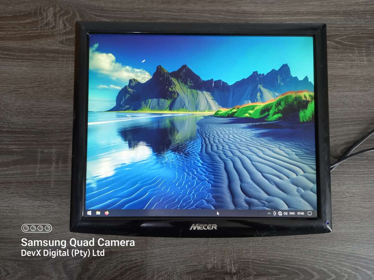 Verified Tested - 17-inch Mecer LCD Monitor - Perfect For CCTV And Wall Mounting - 1280 x 1024