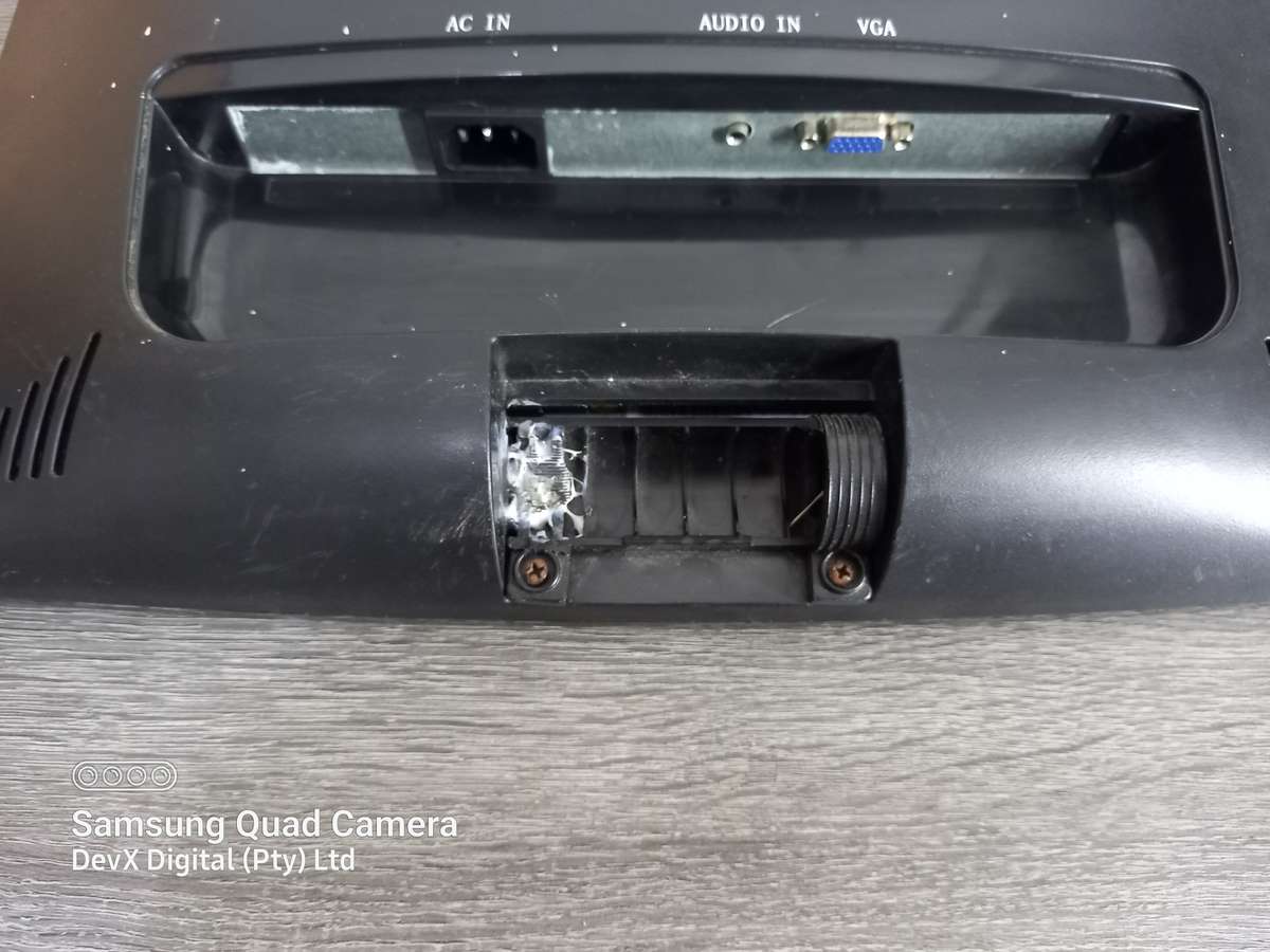 Verified Tested - 17-inch Mecer LCD Monitor - Perfect For CCTV And Wall Mounting - 1280 x 1024