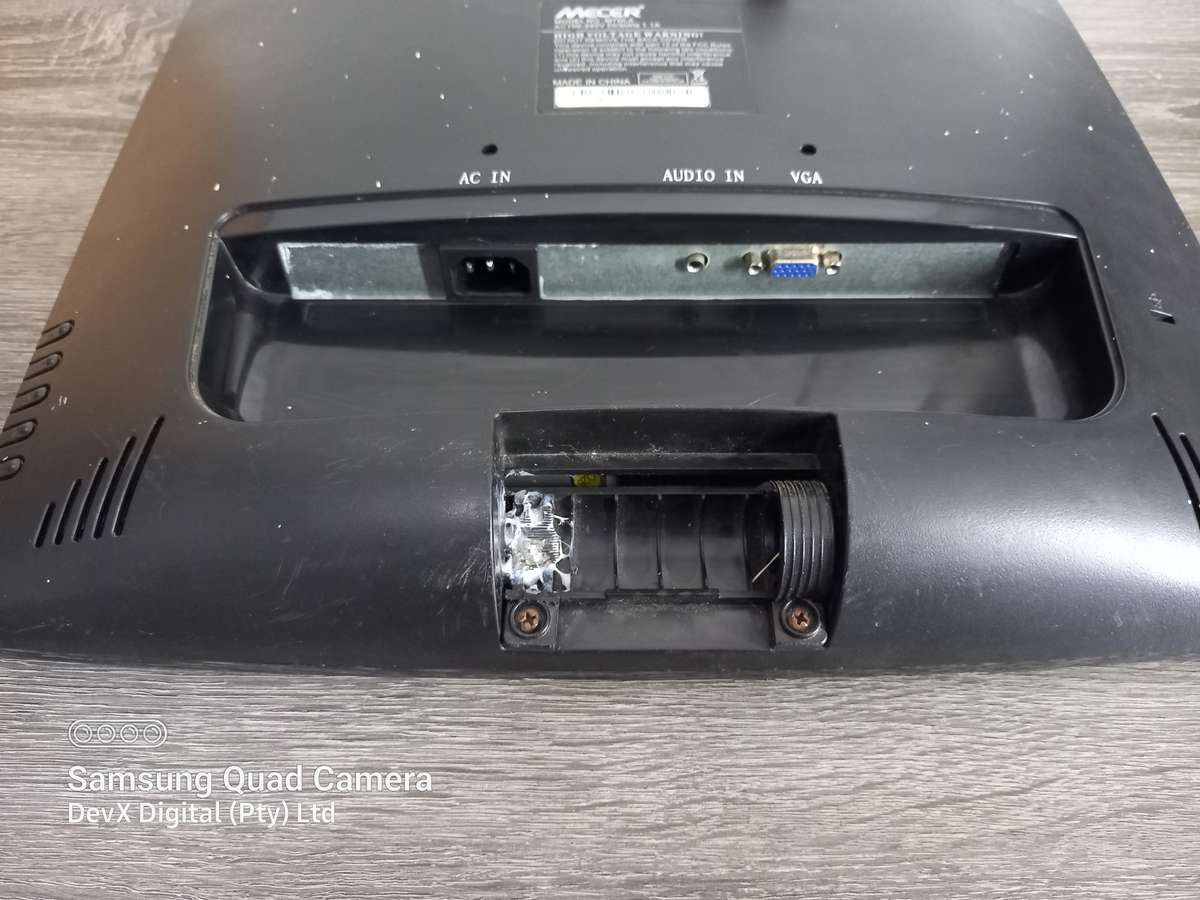 Verified Tested - 17-inch Mecer LCD Monitor - Perfect For CCTV And Wall Mounting - 1280 x 1024