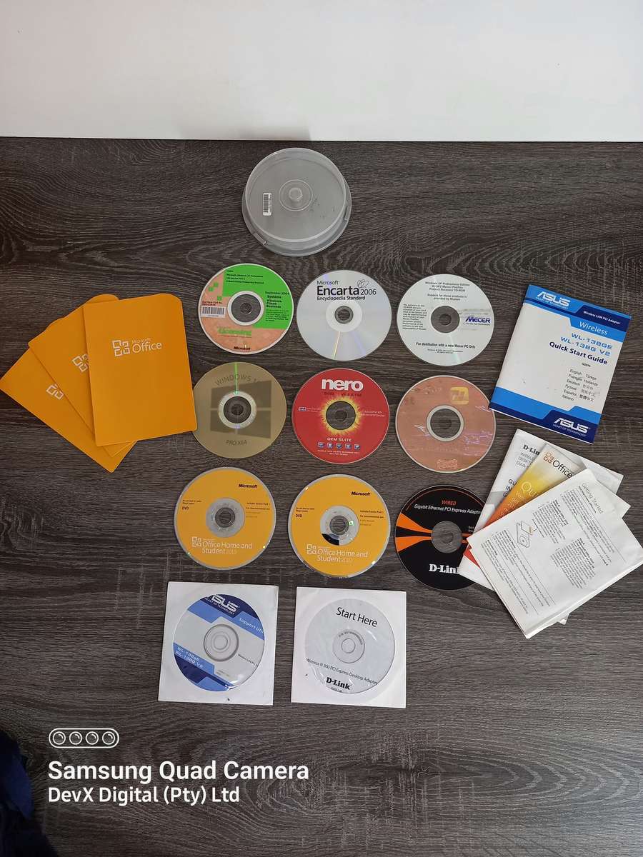 11 x Original Software Disks - Including Windows, Office & Drivers + More - Perfect For Collectors