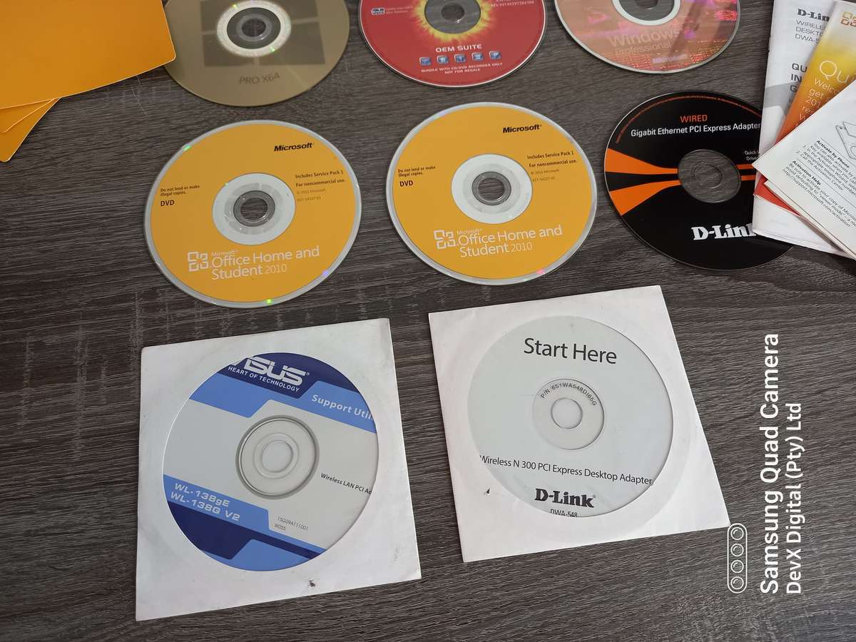 11 x Original Software Disks - Including Windows, Office & Drivers + More - Perfect For Collectors