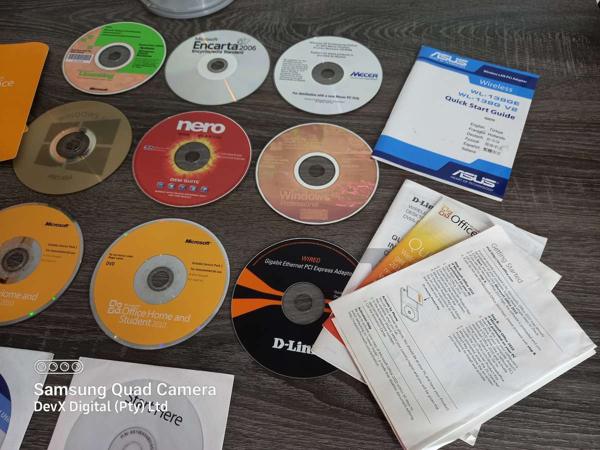 11 x Original Software Disks - Including Windows, Office & Drivers + More - Perfect For Collectors
