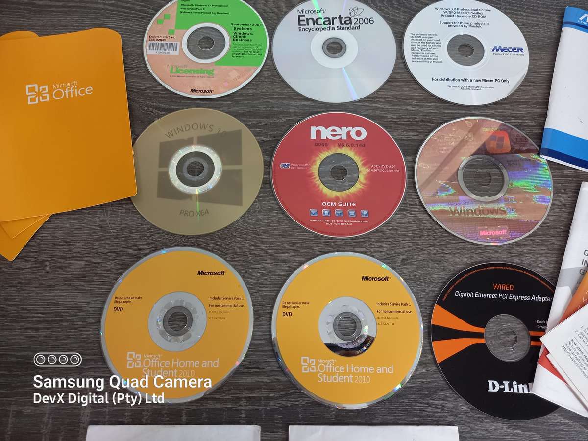 Collectors Lot: Original Software Disks - Including Windows, Office & Drivers + More - 11 Disks
