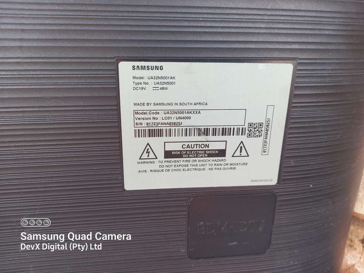 32-inch Samsung HD LED TV - Model: UA32N5001AK - Powers On, Cracked Screen - Ideal For Parts/Spares