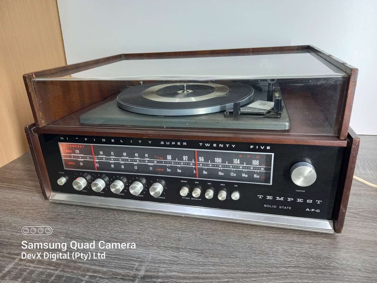Vintage! Tempest Record Player - Solid Wooden Case - Perfect For Collectors & Vintage Enthusiasts
