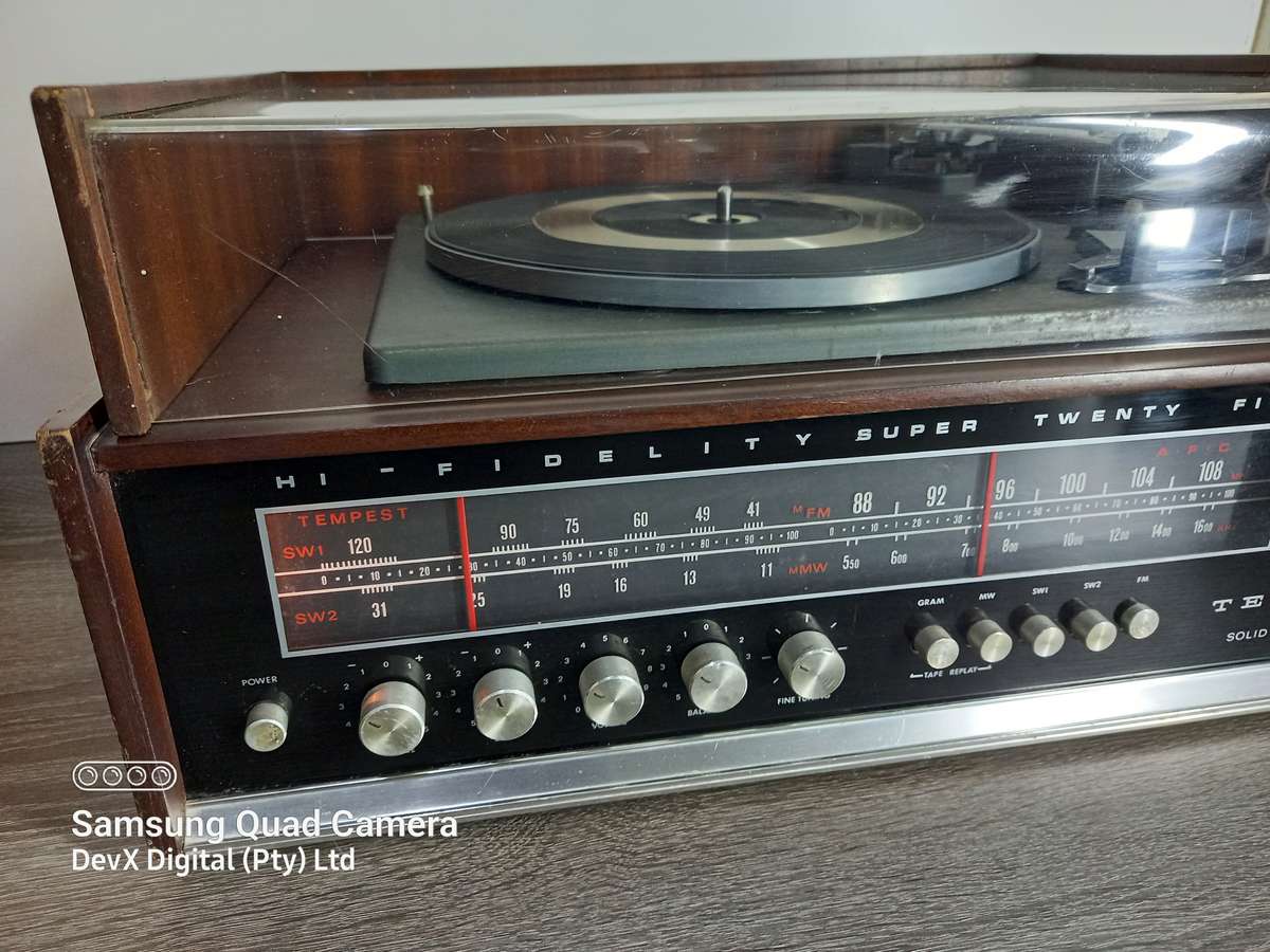 Vintage! Tempest Record Player - Solid Wooden Case - Perfect For Collectors & Vintage Enthusiasts