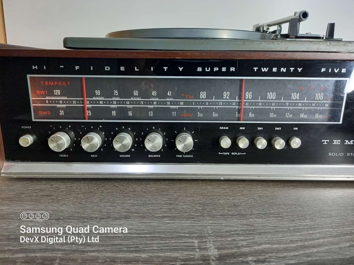 Vintage! Tempest Record Player - Solid Wooden Case - Perfect For Collectors & Vintage Enthusiasts