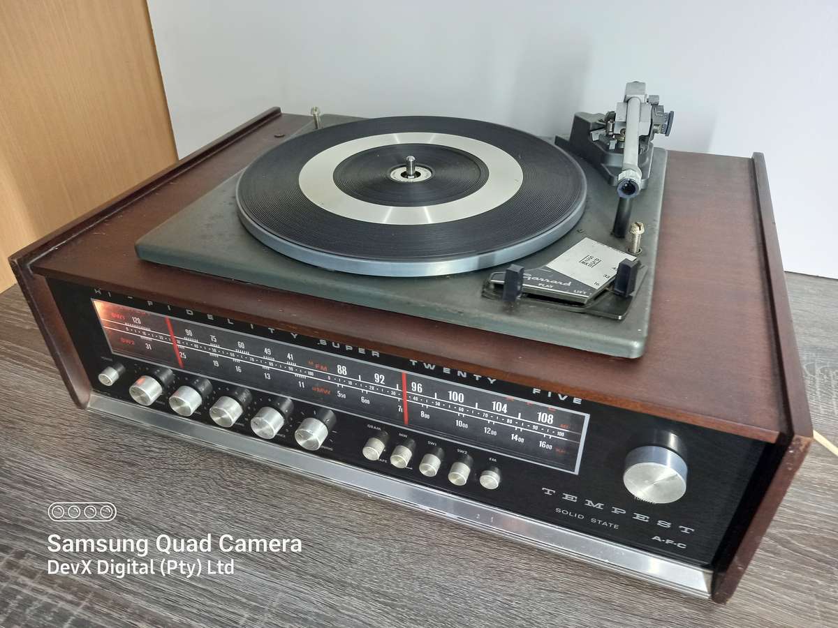 Vintage! Tempest Record Player - Solid Wooden Case - Perfect For Collectors & Vintage Enthusiasts