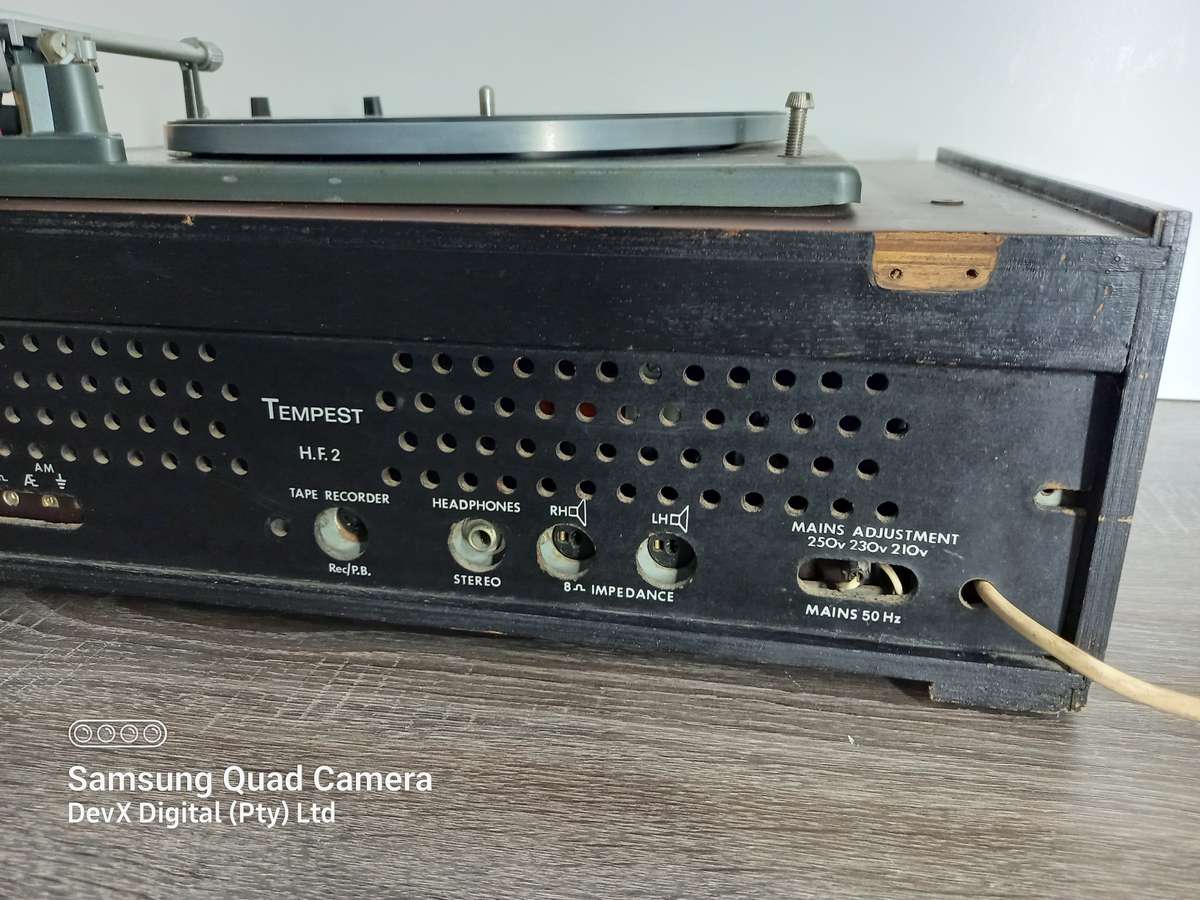 Vintage! Tempest Record Player - Solid Wooden Case - Perfect For Collectors & Vintage Enthusiasts